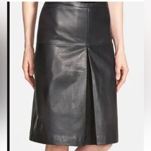 Halogen leather skirt. Size 12. Zip and clasp closure. Fully lined.